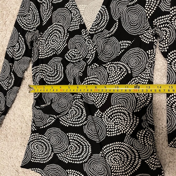 Cable & Gauge Black & White stretchy Medium Only worn once or twice - Picture 4 of 9